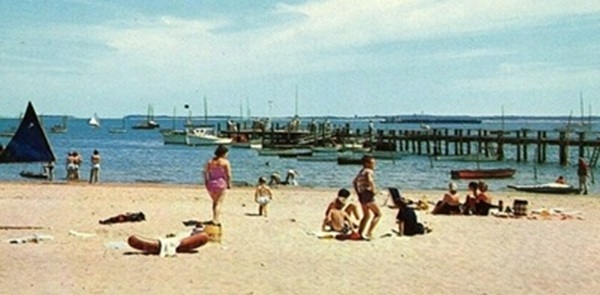 1965 postcard of Hyannisport